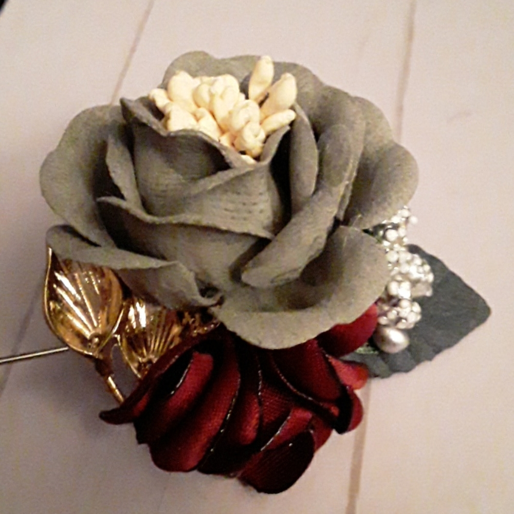 Rose Brooch - Picture 2 of 2